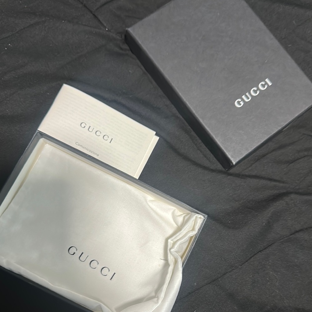 Gucci Elegant Black Box with White Dust Bag